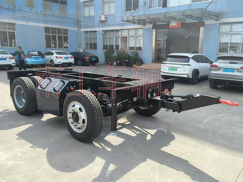 6.5噸自走式電動(dòng)拖車底盤(pán) 電動(dòng)平板拖車